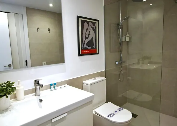 דירה 1-bedroom With Spectacular Marina & Sea Views In מארבלה