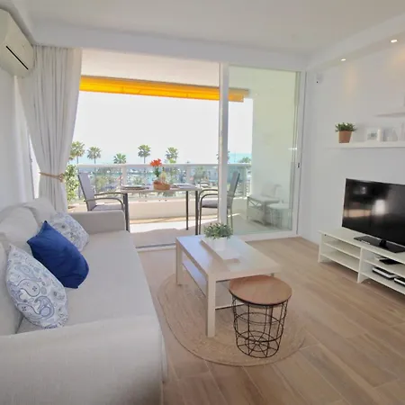 1-bedroom With Spectacular Marina & Sea Views In